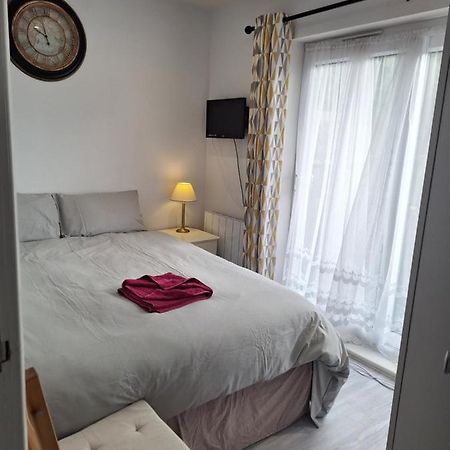 Deluxe Single Room Only For One Adult Northolt  Esterno foto